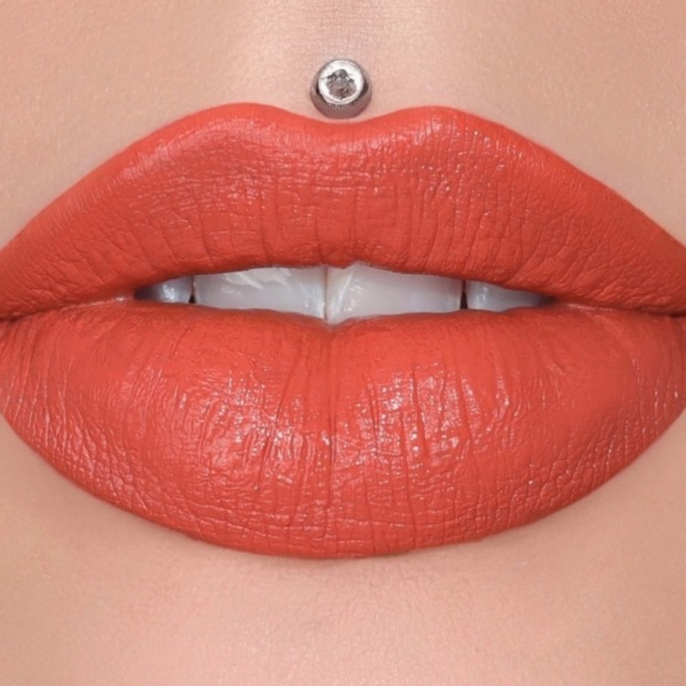 Jeffree Star Velvet Trap